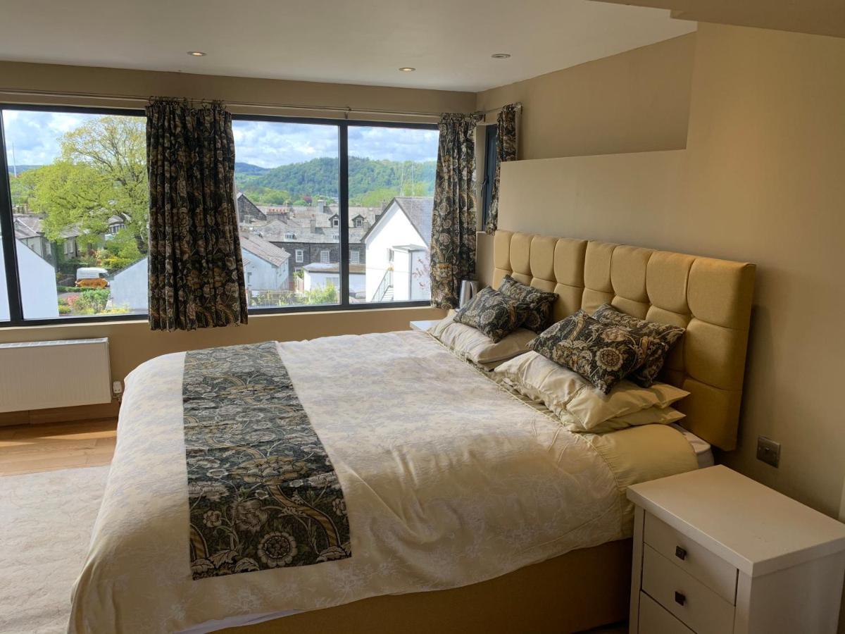 The Penthouse Bowness Luxury Loft Jacuzzi Bath & Complimentary Lakeview Spa Membership Экстерьер фото