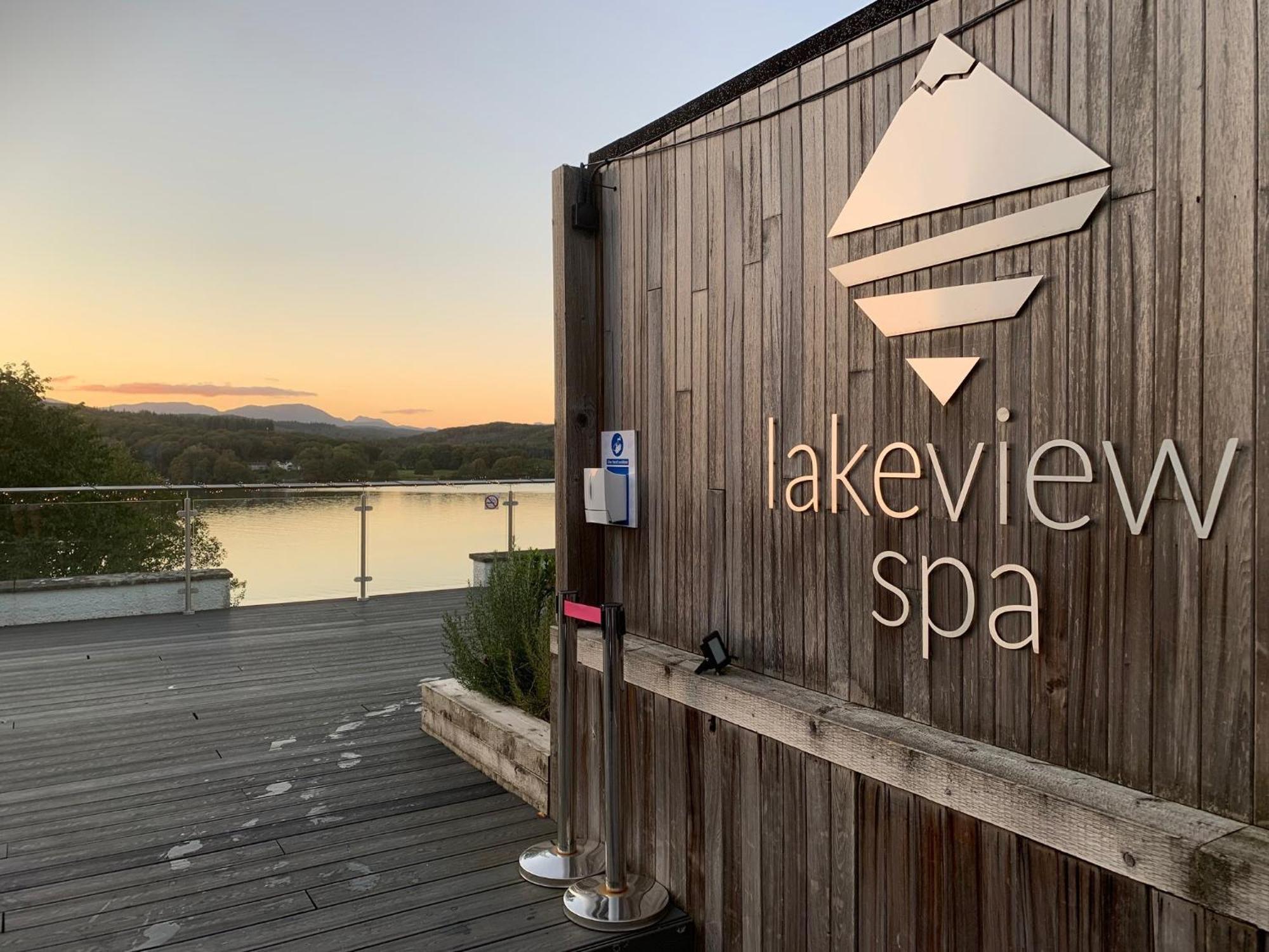 The Penthouse Bowness Luxury Loft Jacuzzi Bath & Complimentary Lakeview Spa Membership Экстерьер фото