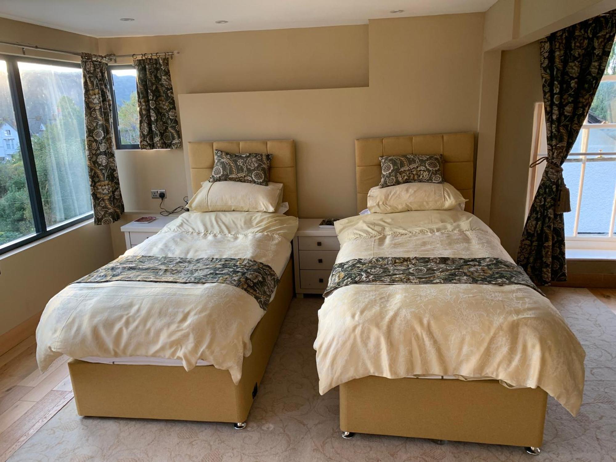 The Penthouse Bowness Luxury Loft Jacuzzi Bath & Complimentary Lakeview Spa Membership Экстерьер фото