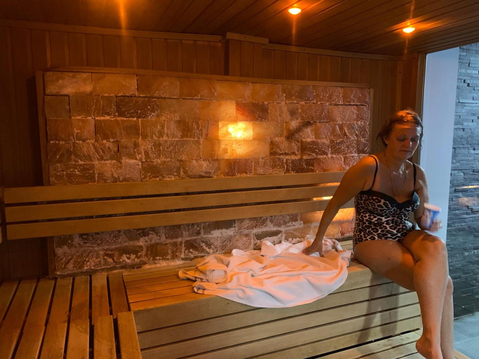 The Penthouse Bowness Luxury Loft Jacuzzi Bath & Complimentary Lakeview Spa Membership Экстерьер фото